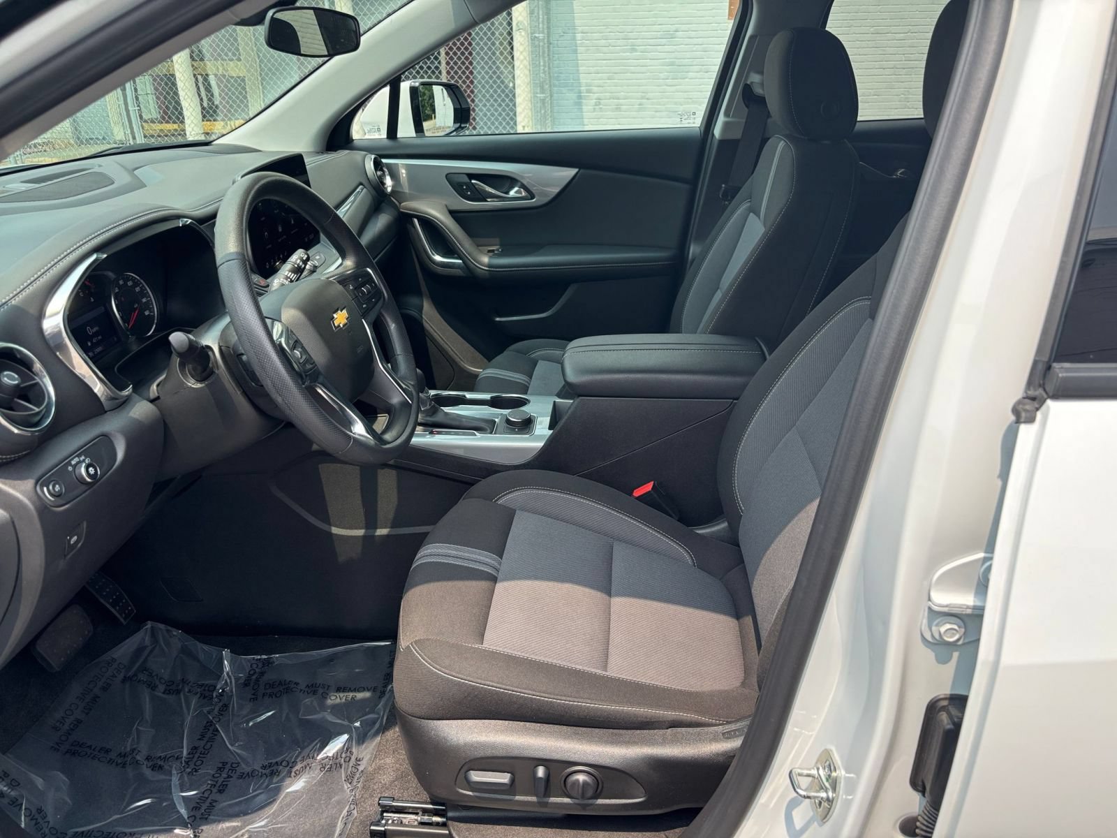 Used 2025 Chevrolet Blazer LT FWD image 27