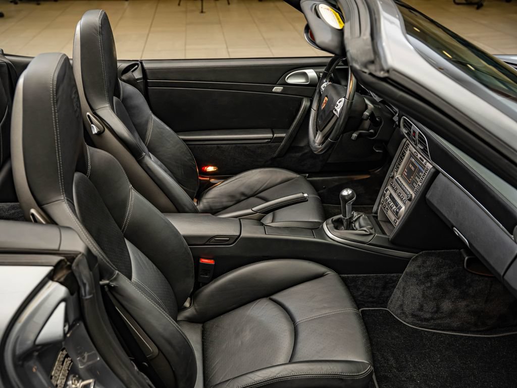 Used 2005 Porsche 911 Carrera S RWD image 46