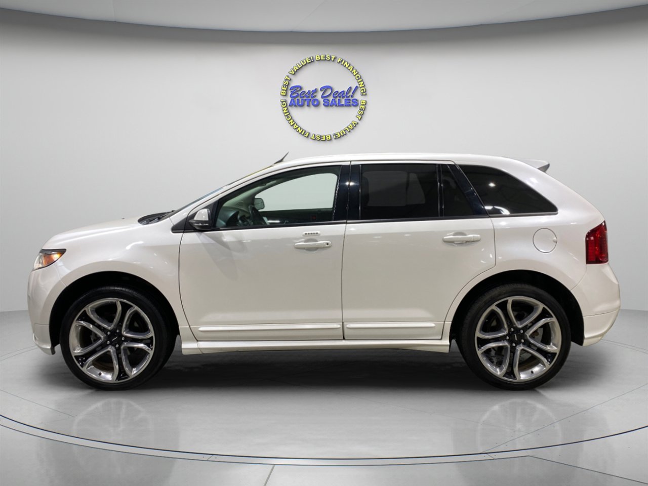 Used 2014 Ford Edge Sport w/ Driver Entry Package image 2
