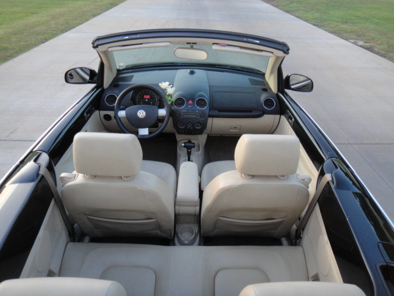 Used 2008 Volkswagen Beetle SE image 6