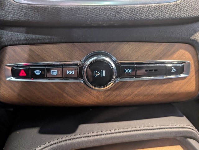 Used 2024 Volvo XC90 B6 Plus w/ Protection Package Premier image 22