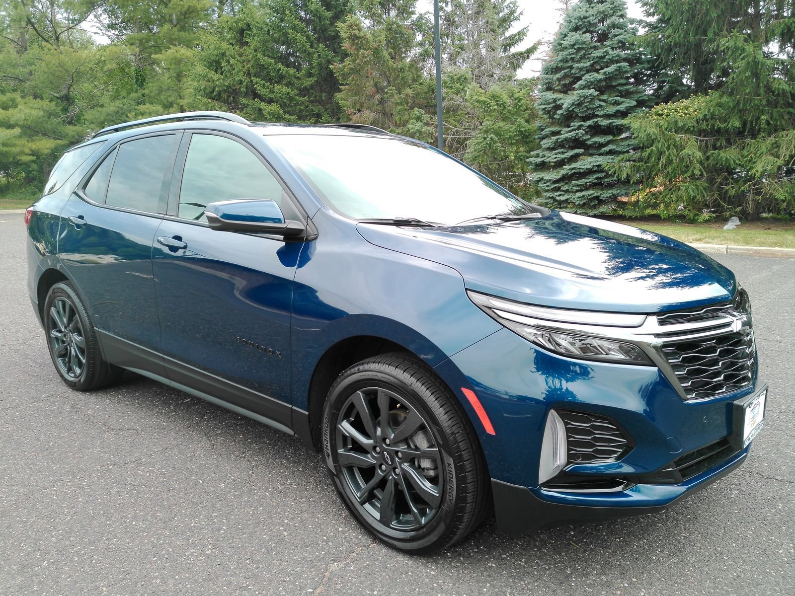 Certified 2023 Chevrolet Equinox RS AWD/4WD image 2