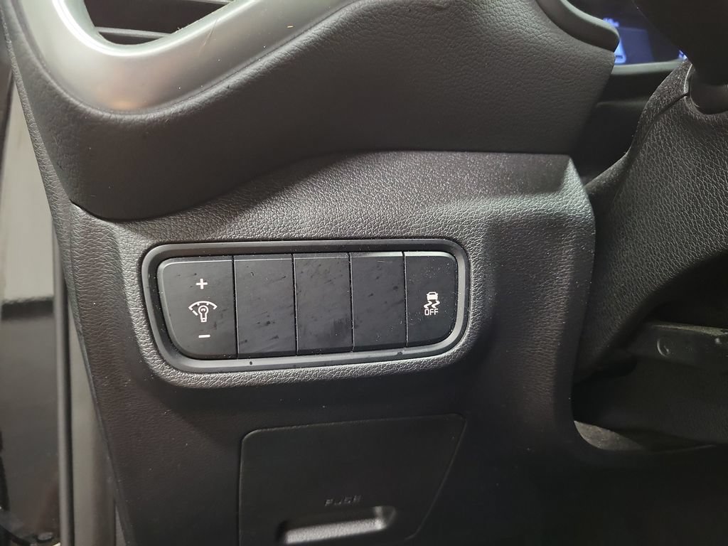 Used 2020 Kia Soul LX FWD image 26