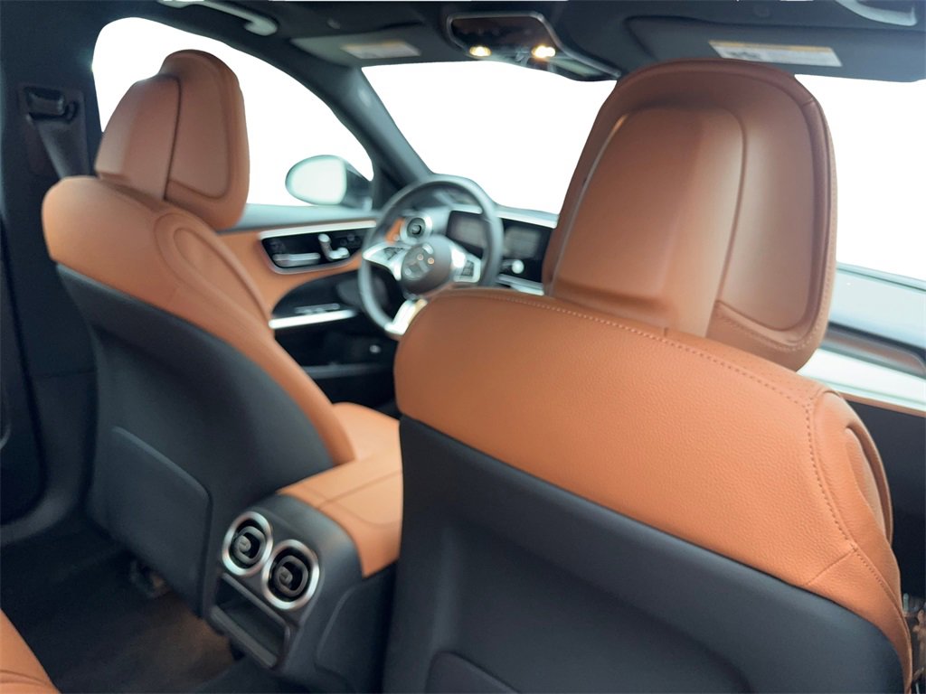 Used 2025 Mercedes-Benz C 300 Sedan image 39