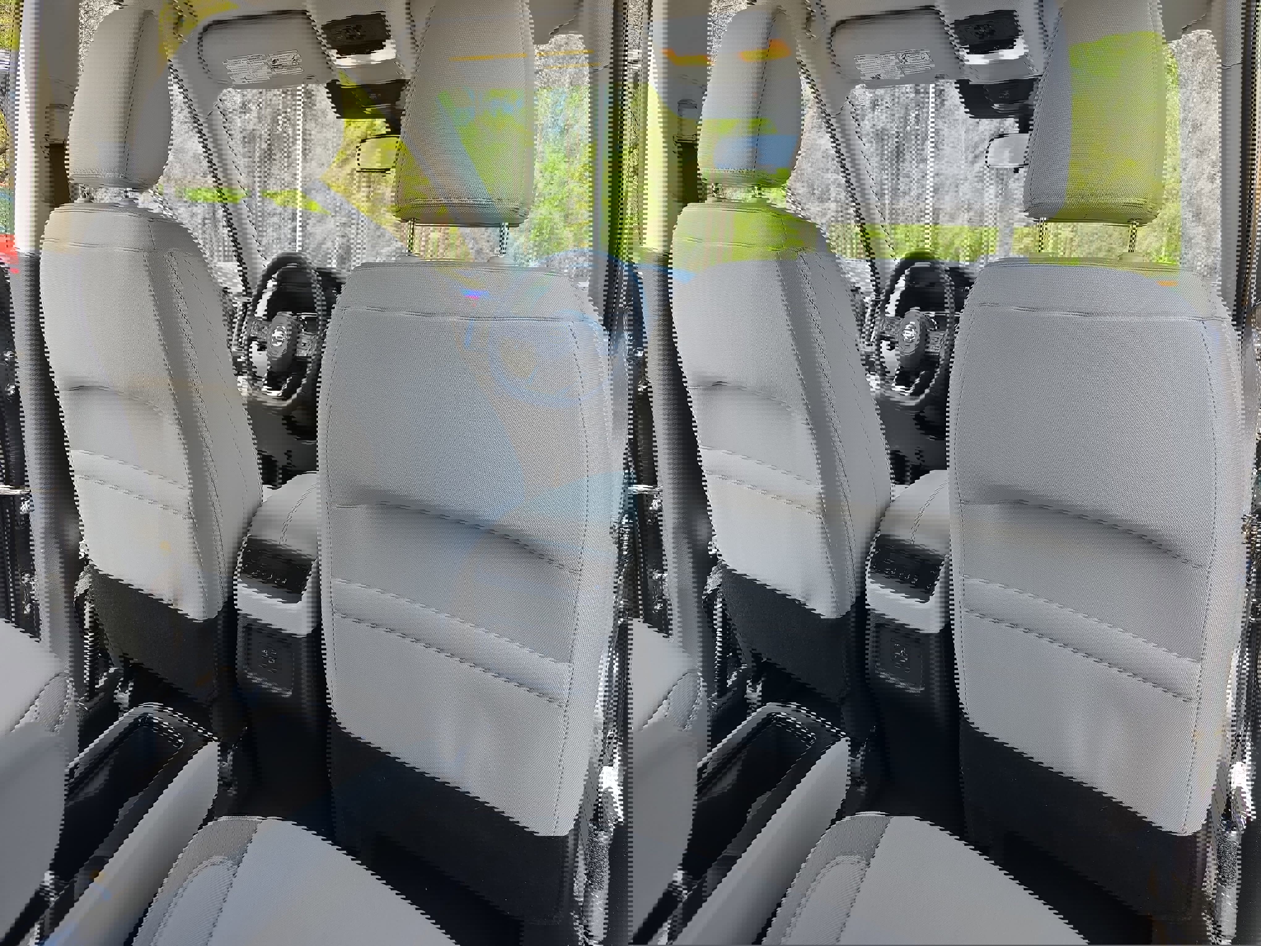 Used 2024 Nissan Pathfinder SV w/ SV Premium Package image 11