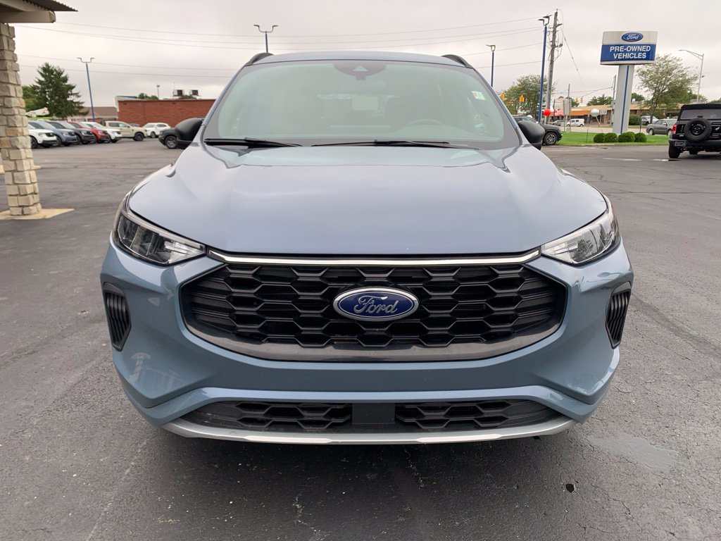 Certified 2023 Ford Escape ST-Line w/ Tech Pack #1 AWD/4WD image 9