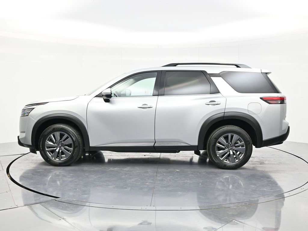Used 2024 Nissan Pathfinder SV AWD/4WD image 8