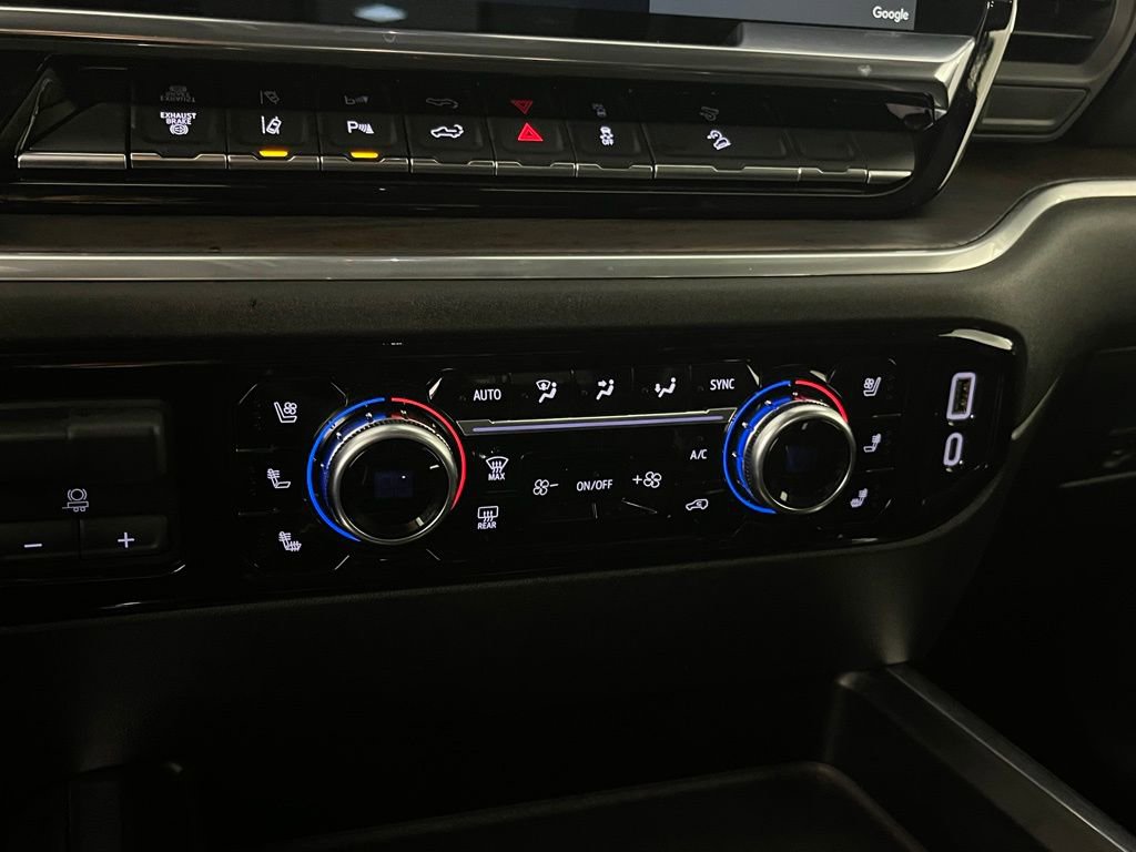 Used 2024 GMC Sierra 2500 SLT w/ SLT Premium Package image 17