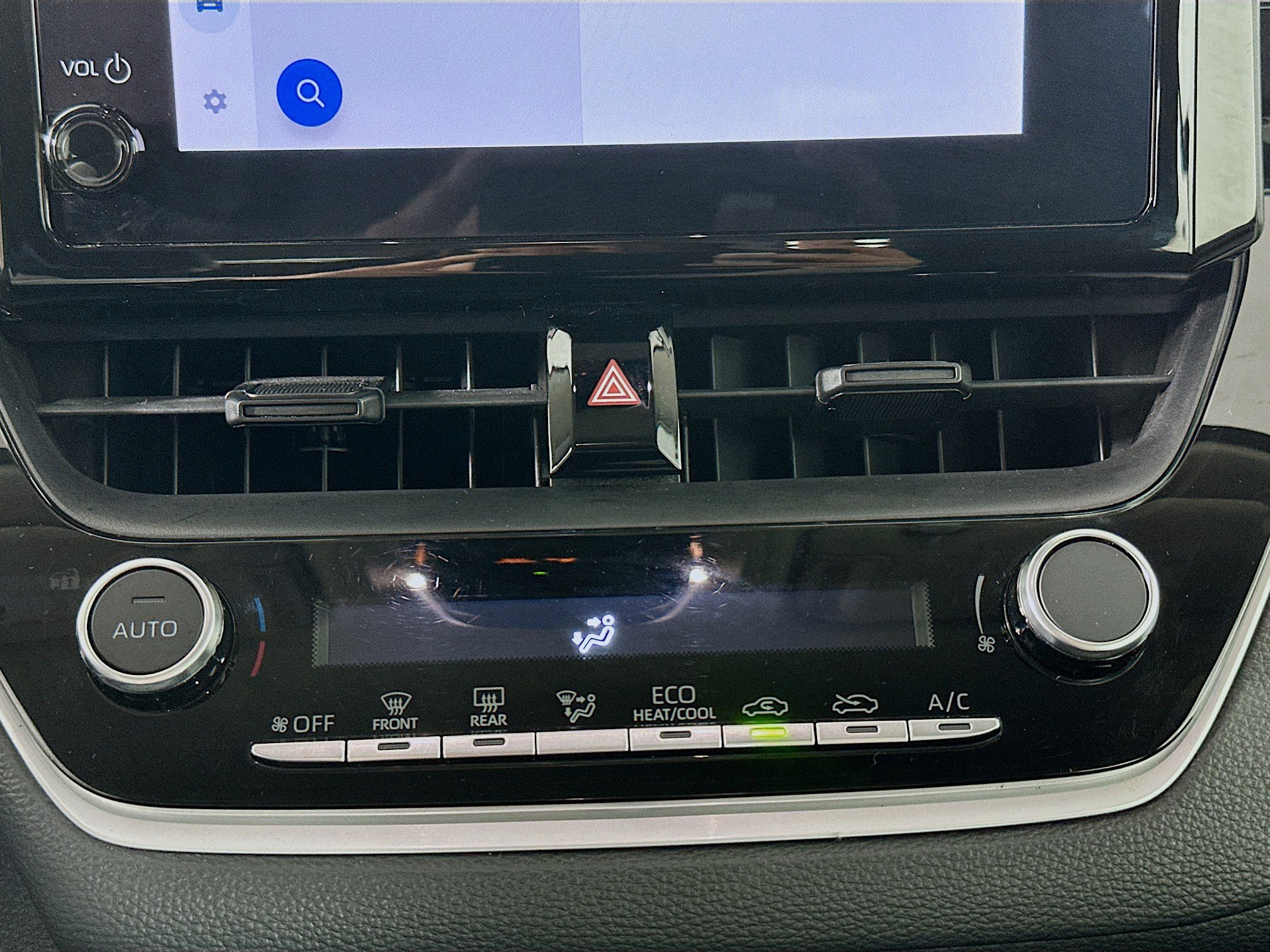 Used 2024 Toyota Corolla LE image 23