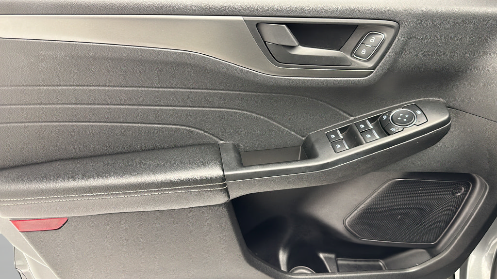 Used 2025 Ford Escape Active AWD/4WD image 13