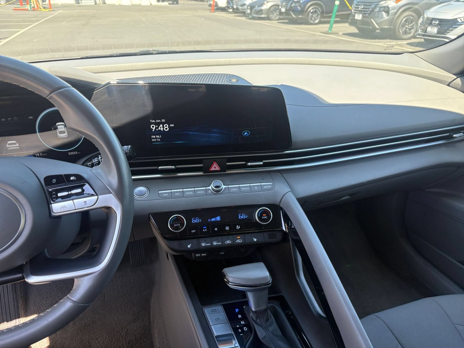 Used 2025 Hyundai Elantra SEL FWD image 17