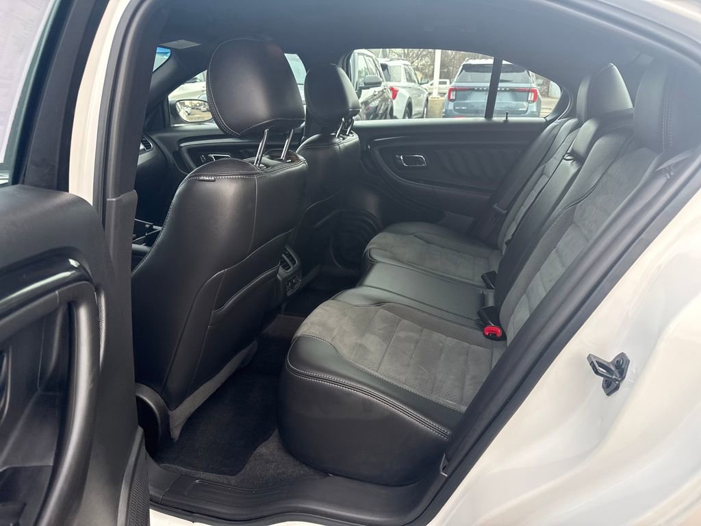 Used 2018 Ford Taurus SHO image 25