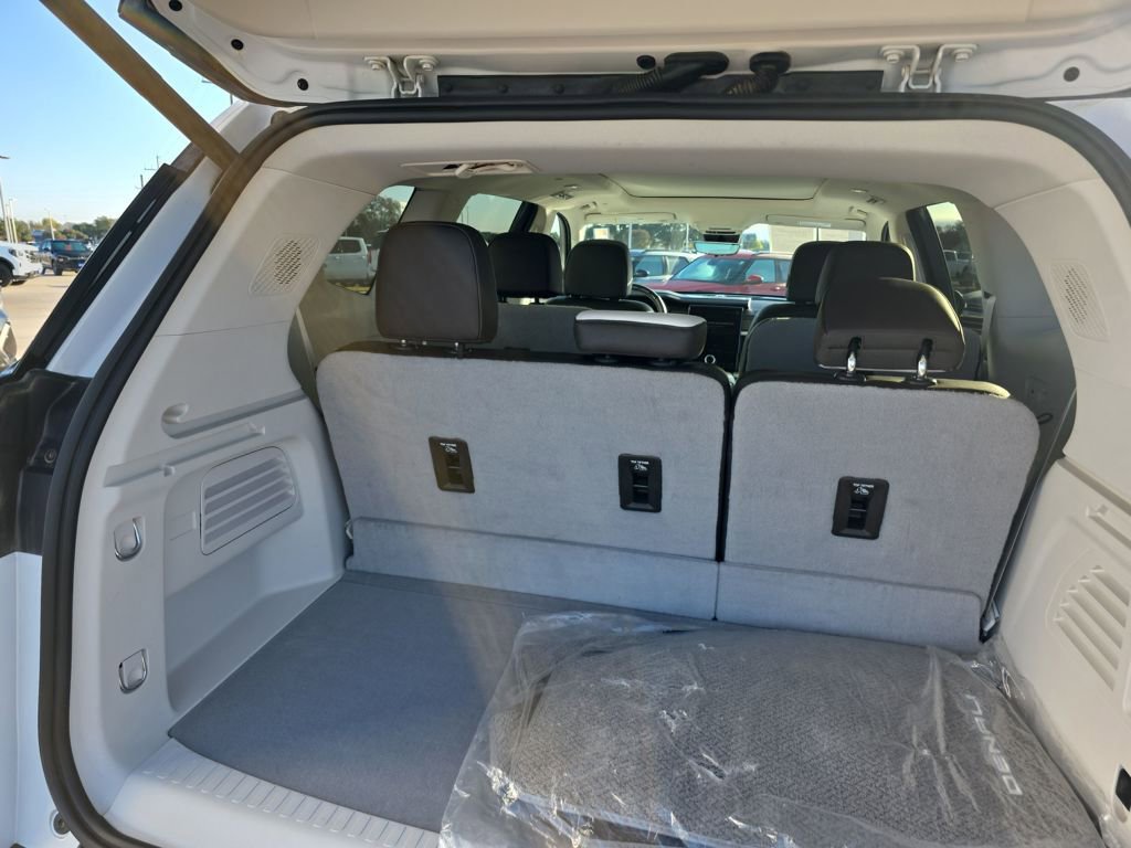 Certified 2024 GMC Acadia Denali w/ Super Cruise Package image 20