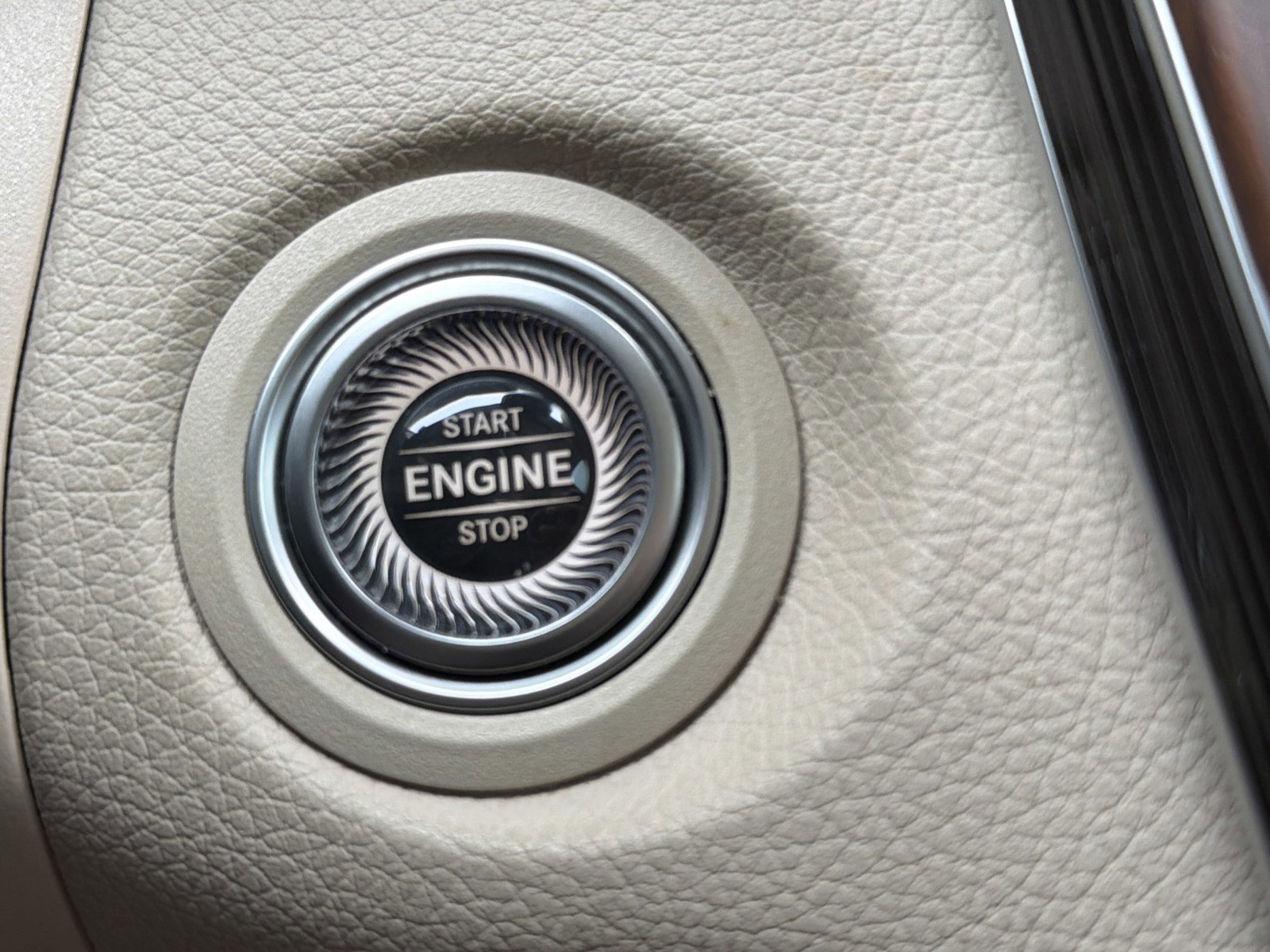 Used 2022 Mercedes-Benz GLC 300 GLC 300 image 27