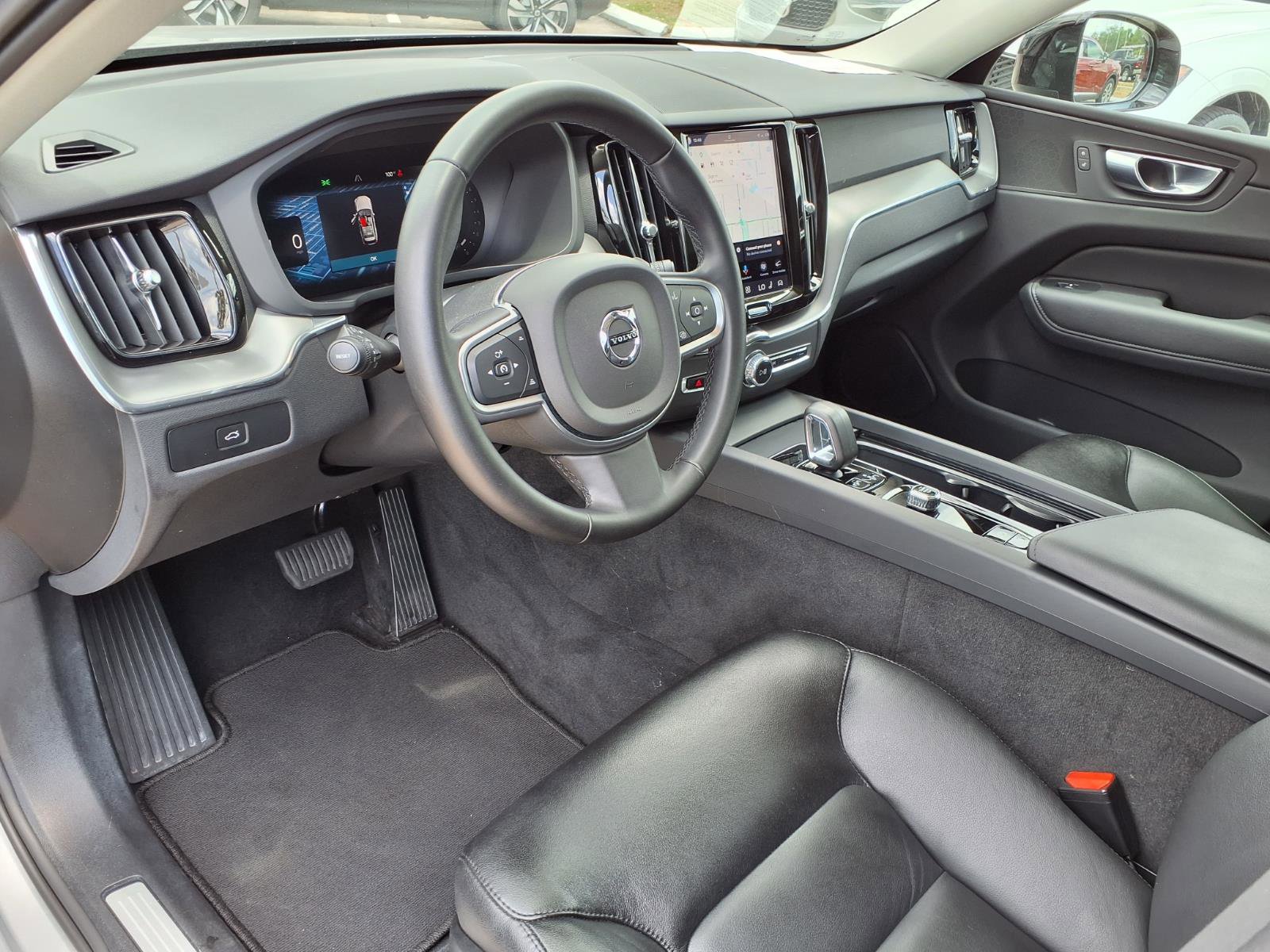 Certified 2025 Volvo XC60 B5 Core AWD/4WD image 21
