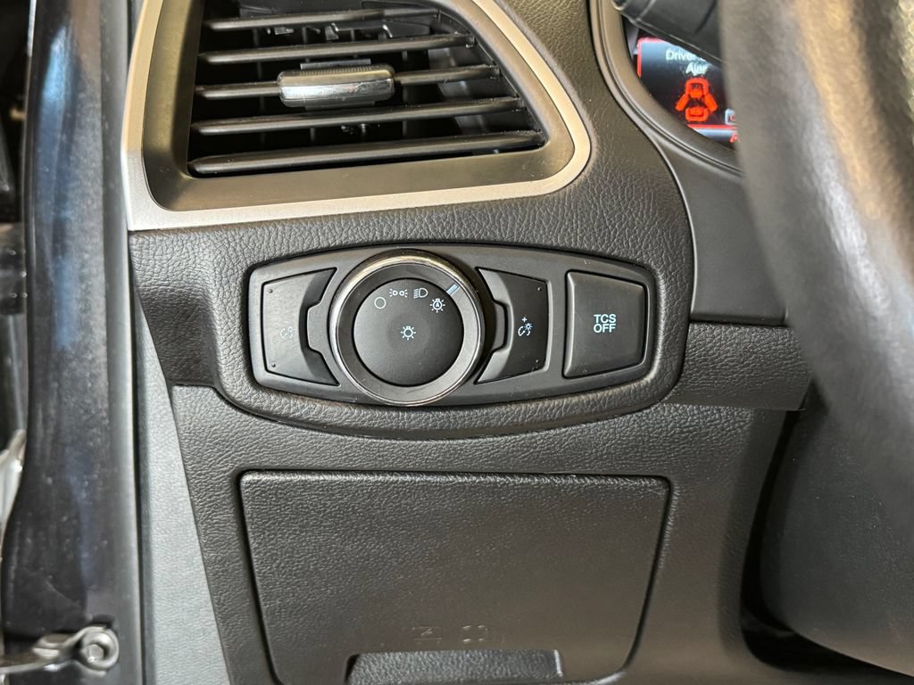 Used 2023 Ford Edge SEL AWD/4WD image 18