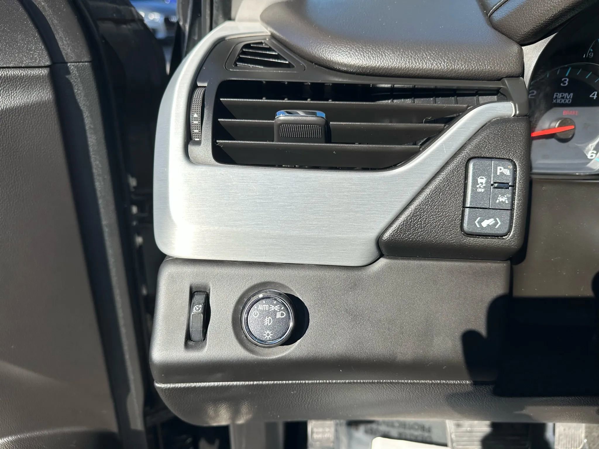 Used 2017 GMC Yukon XL SLT w/ Premium Edition image 41