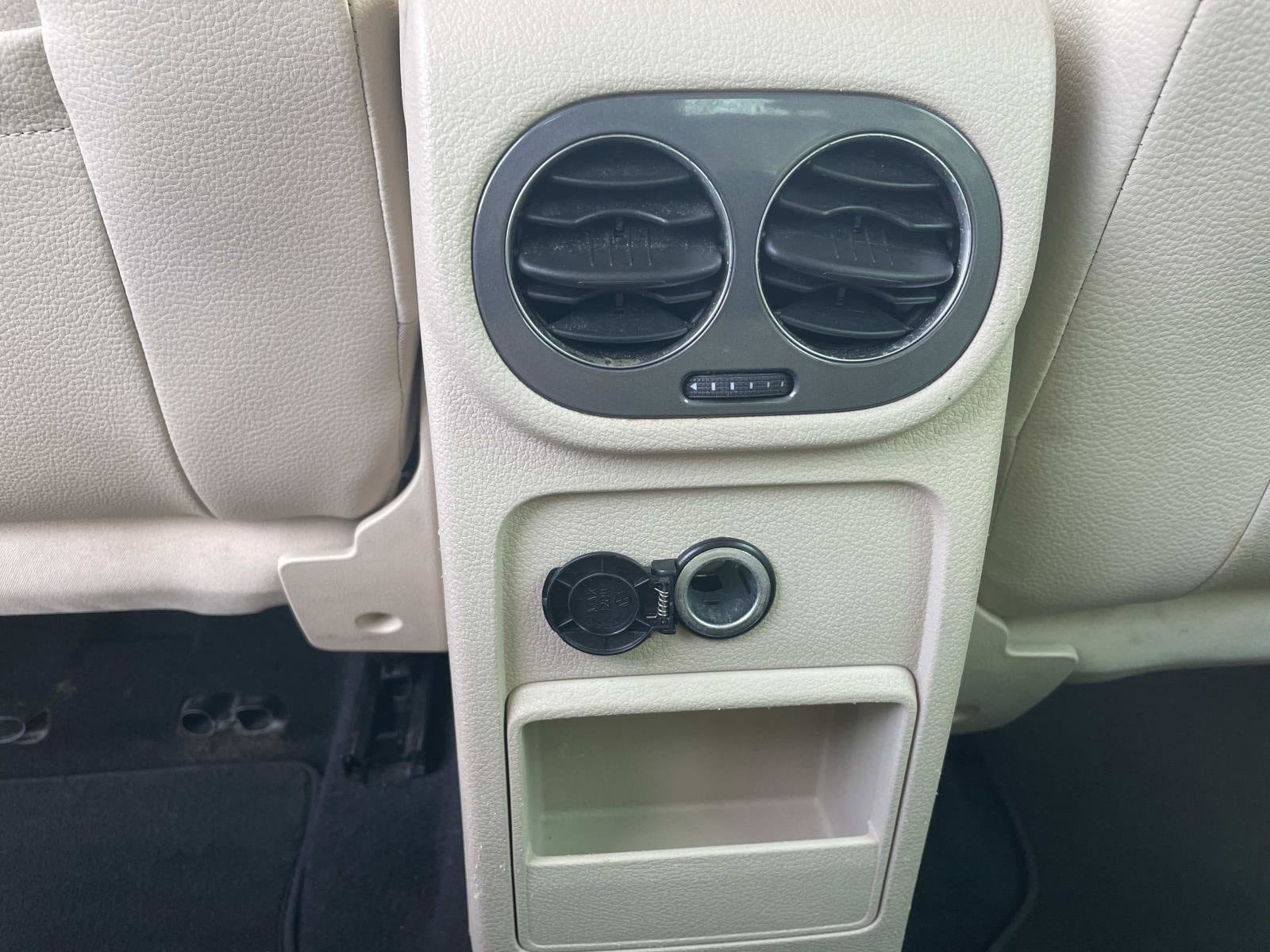 Used 2013 Volkswagen Tiguan SE FWD image 12