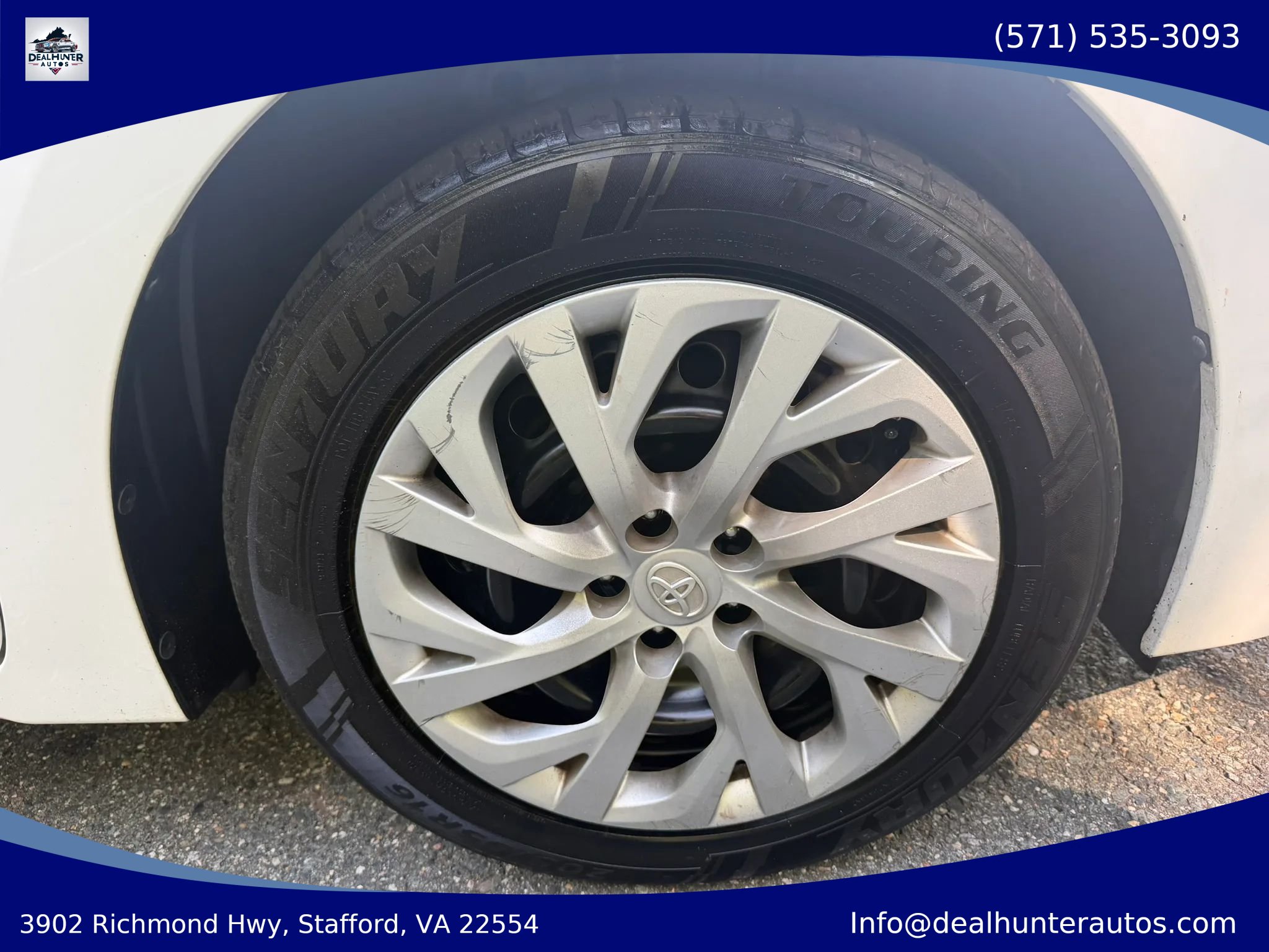 Used 2017 Toyota Corolla LE FWD image 7