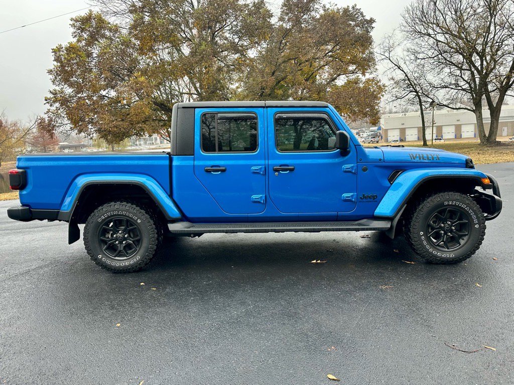 Used 2024 Jeep Gladiator Sport image 8