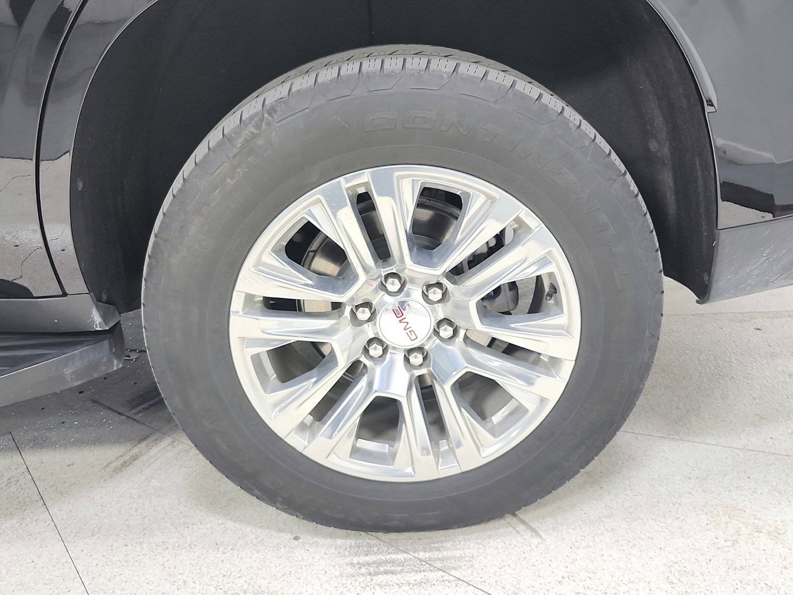 Used 2025 GMC Yukon Denali RWD image 21