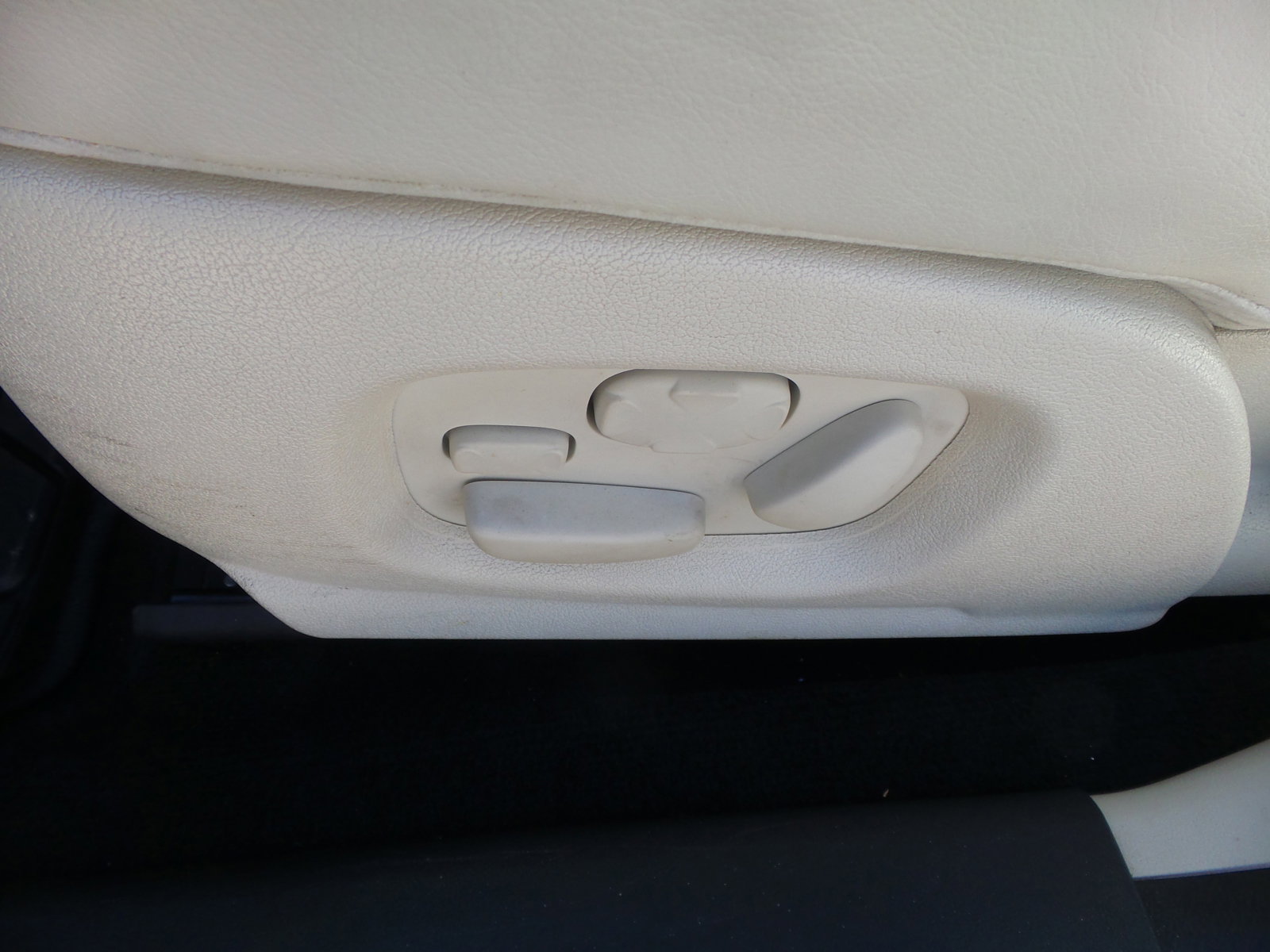 Used 2003 Jaguar S-TYPE R RWD image 88