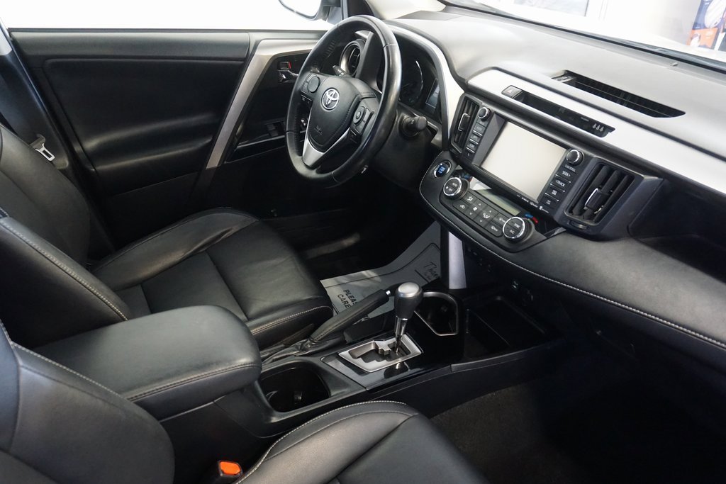 Certified 2018 Toyota RAV4 Limited image 30
