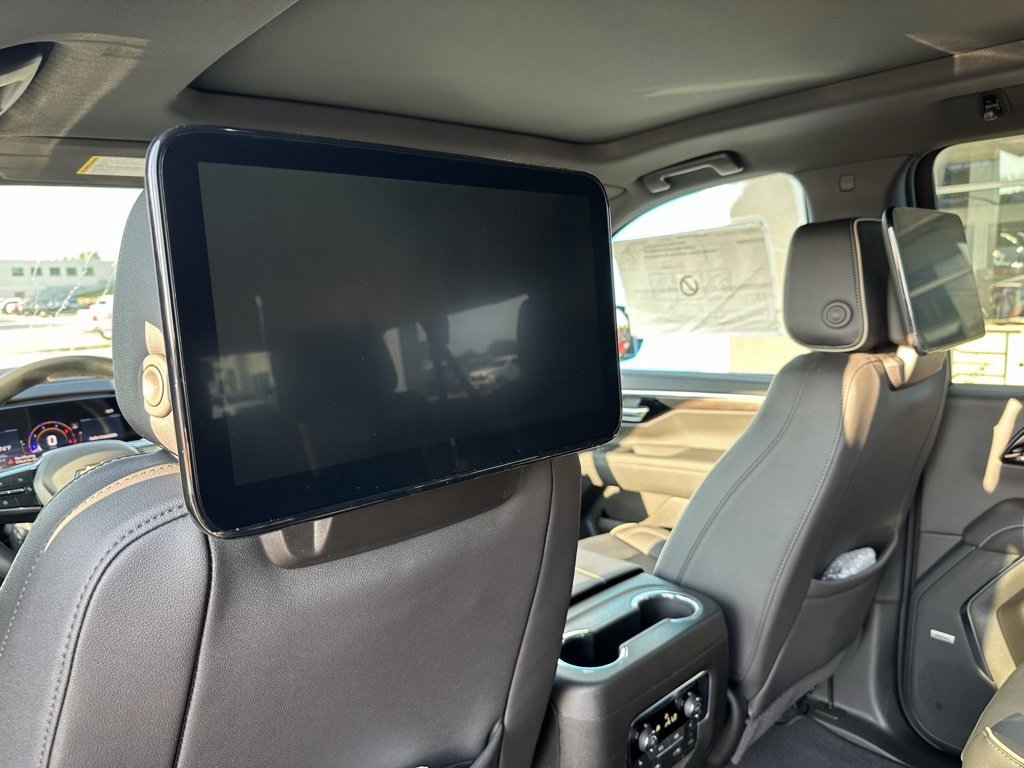 New 2025 Chevrolet Suburban Premier image 16