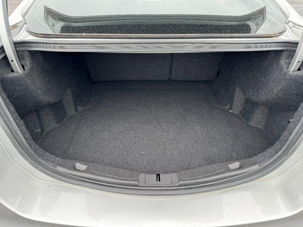 Used 2014 Ford Fusion SE FWD image 6