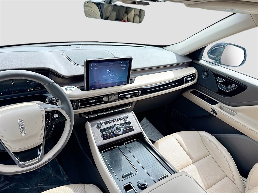 Used 2023 Lincoln Aviator Reserve w/ Elements Package Plus image 25