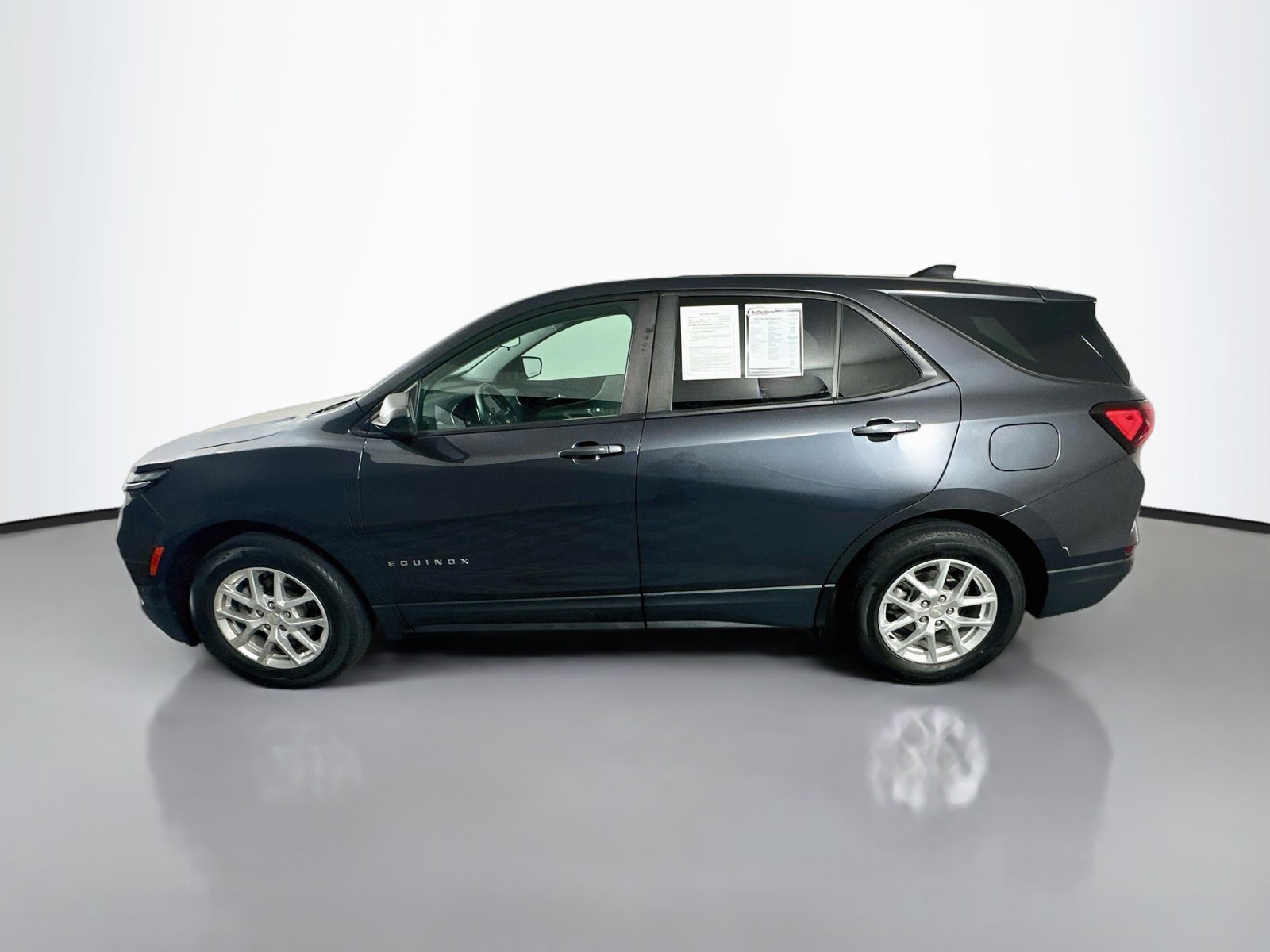 Used 2022 Chevrolet Equinox LS w/ LS Convenience Package FWD image 4