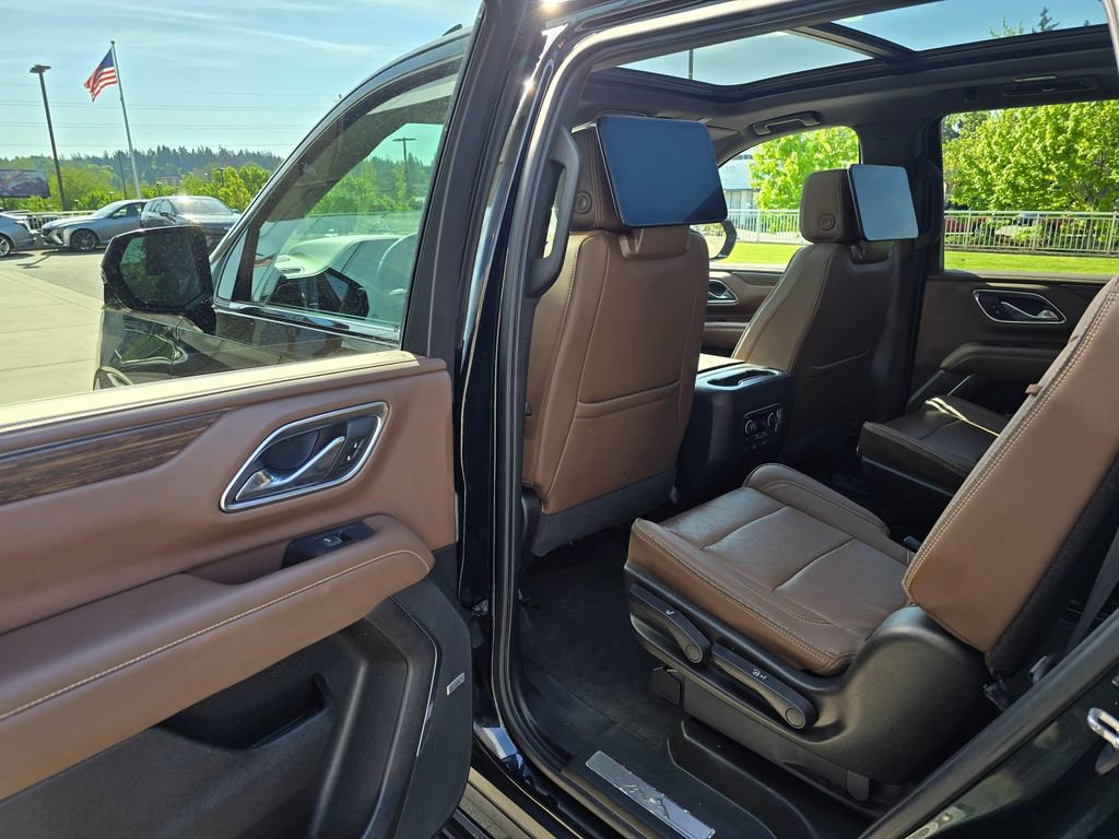 Used 2021 Chevrolet Tahoe High Country w/ Premium Package AWD/4WD image 18