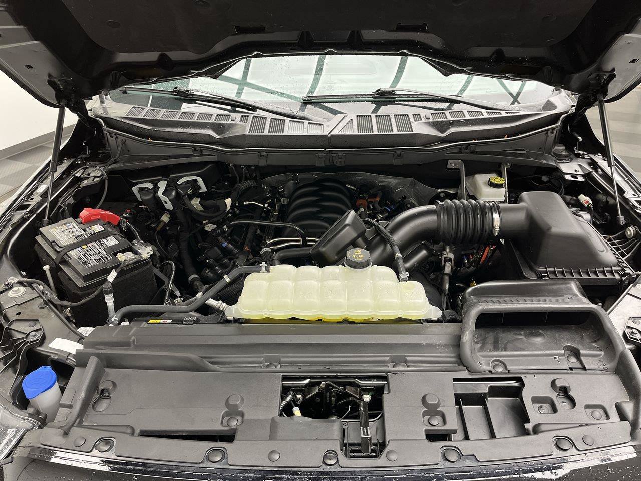 Used 2025 Ford F150 Lariat AWD/4WD image 2