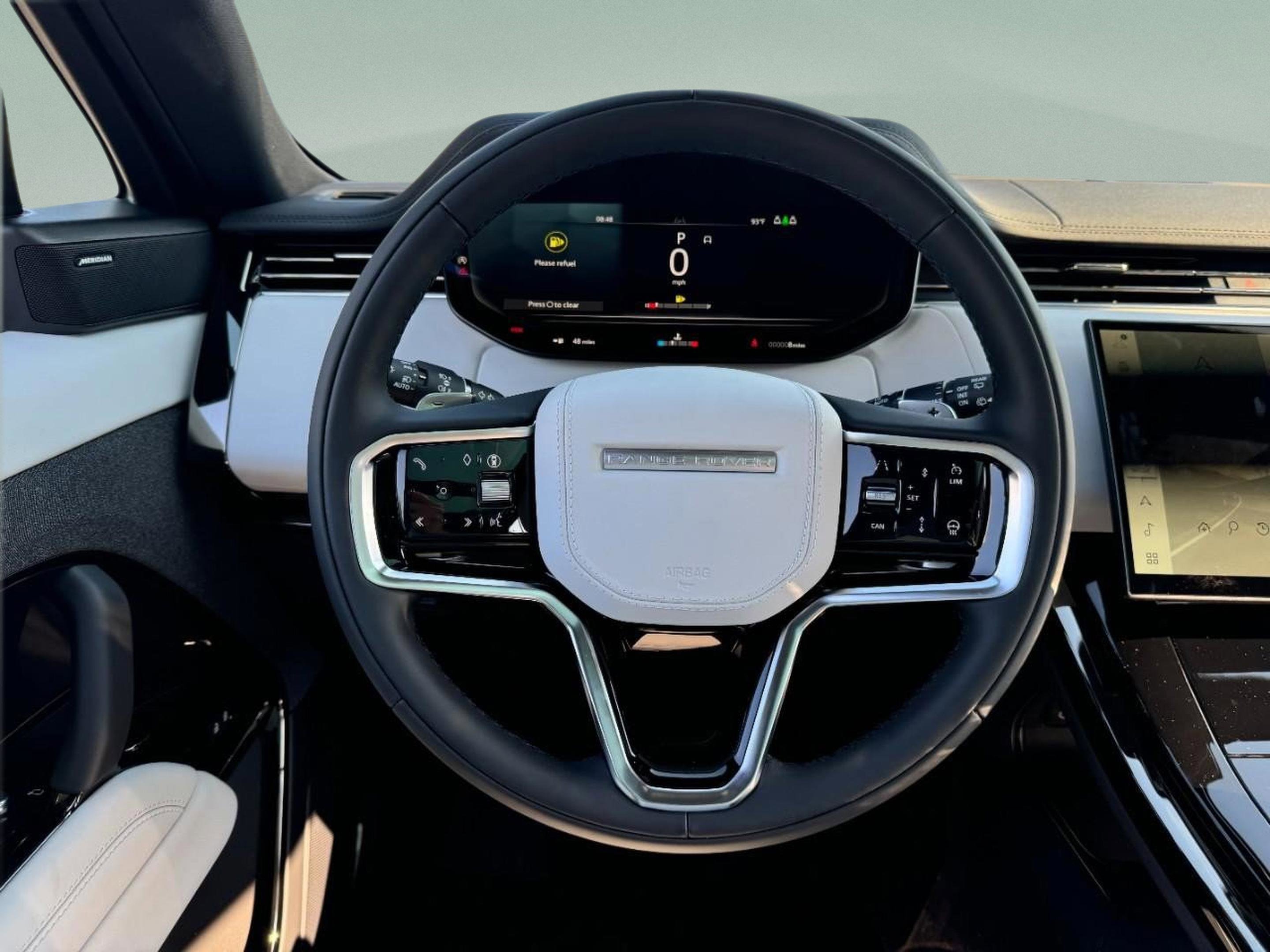 Used 2025 Land Rover Range Rover Sport SE image 13