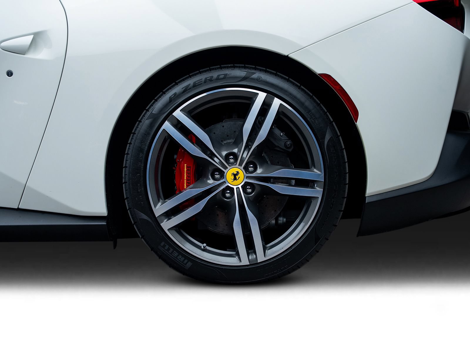 Used 2019 Ferrari Portofino RWD image 25