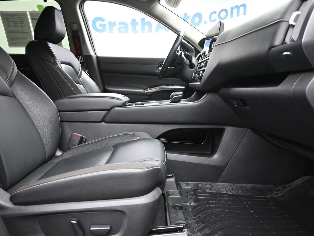 Used 2022 Nissan Pathfinder SL image 7