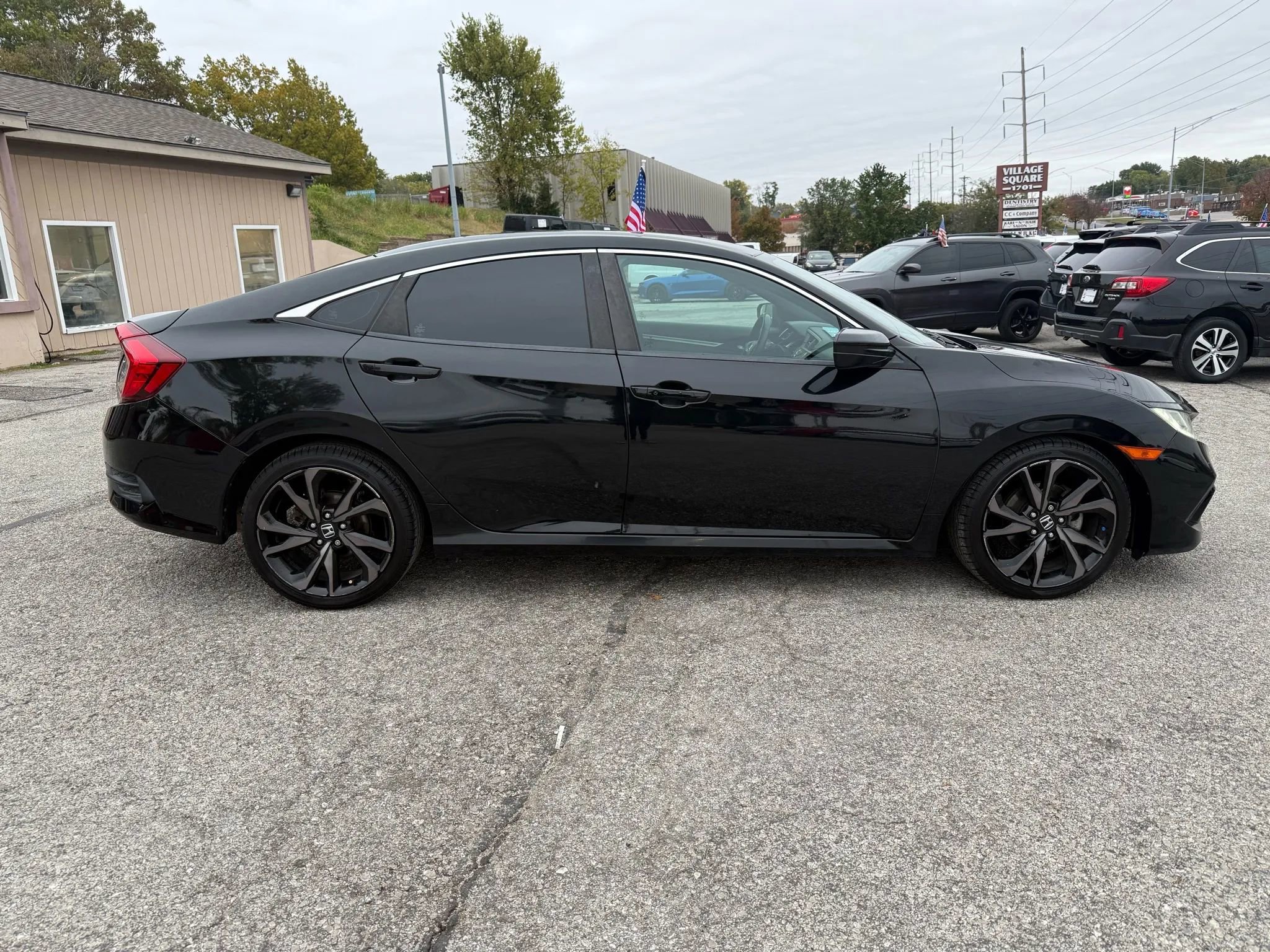 Used 2020 Honda Civic Sport image 2