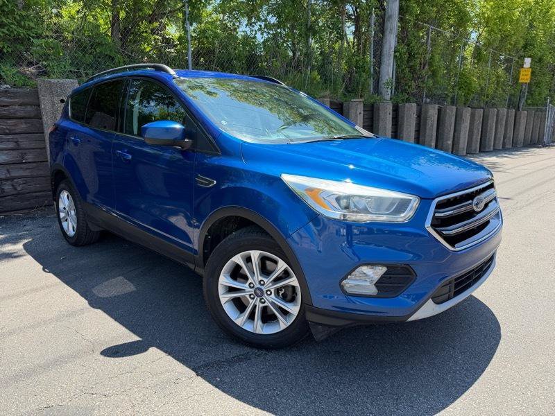 Used 2017 Ford Escape SE w/ Equipment Group 201A AWD/4WD image 4