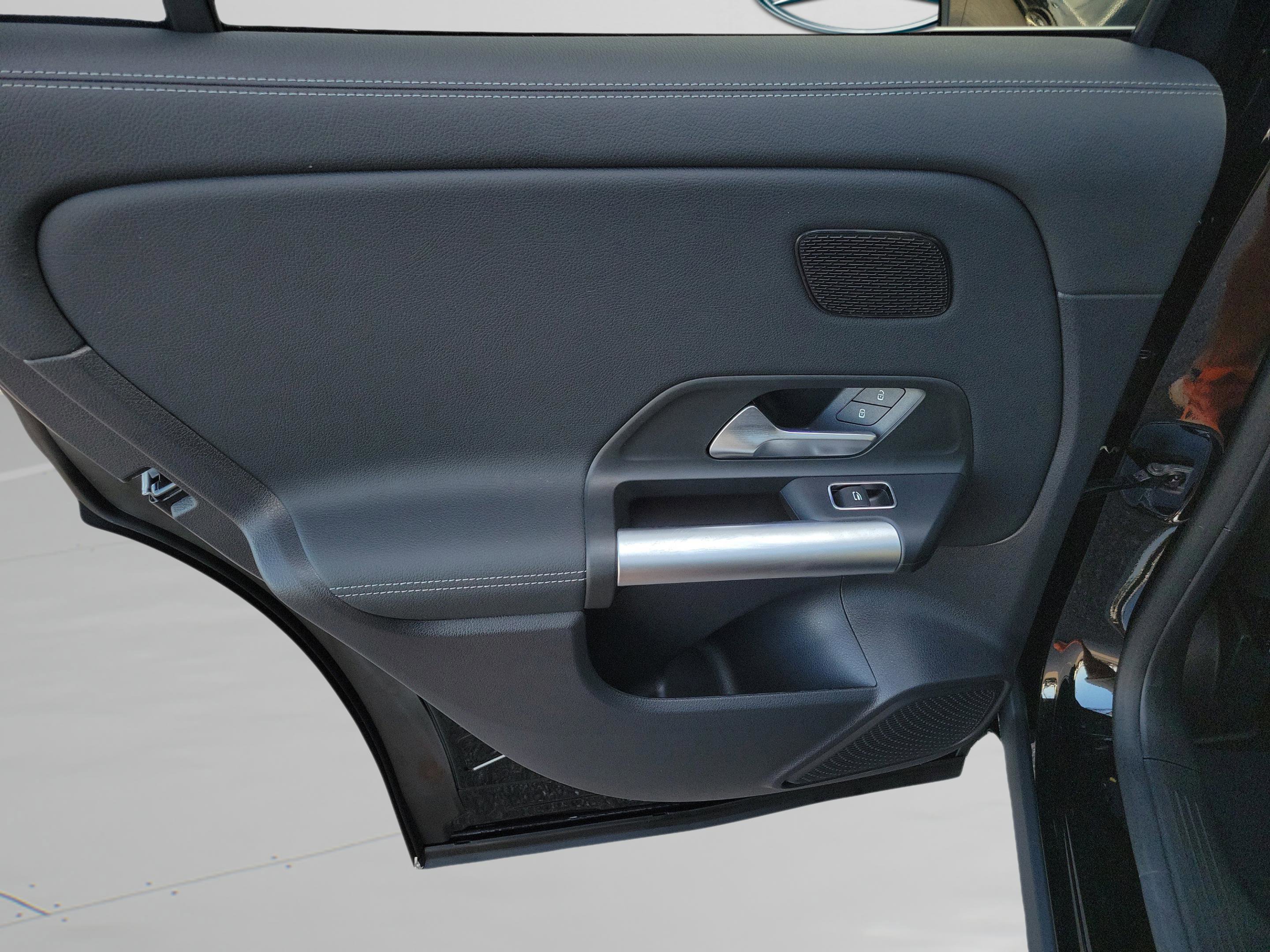 Certified 2025 Mercedes-Benz GLA 250 image 11