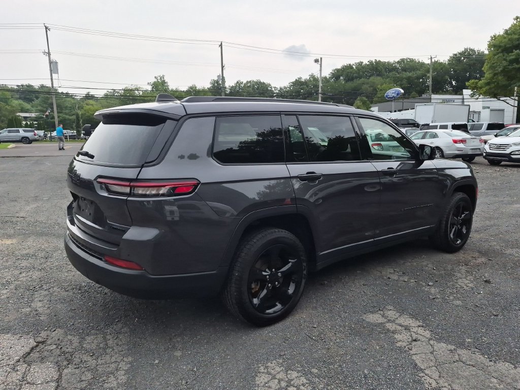 Used 2023 Jeep Grand Cherokee L Limited w/ Black Appearance Package AWD/4WD image 7