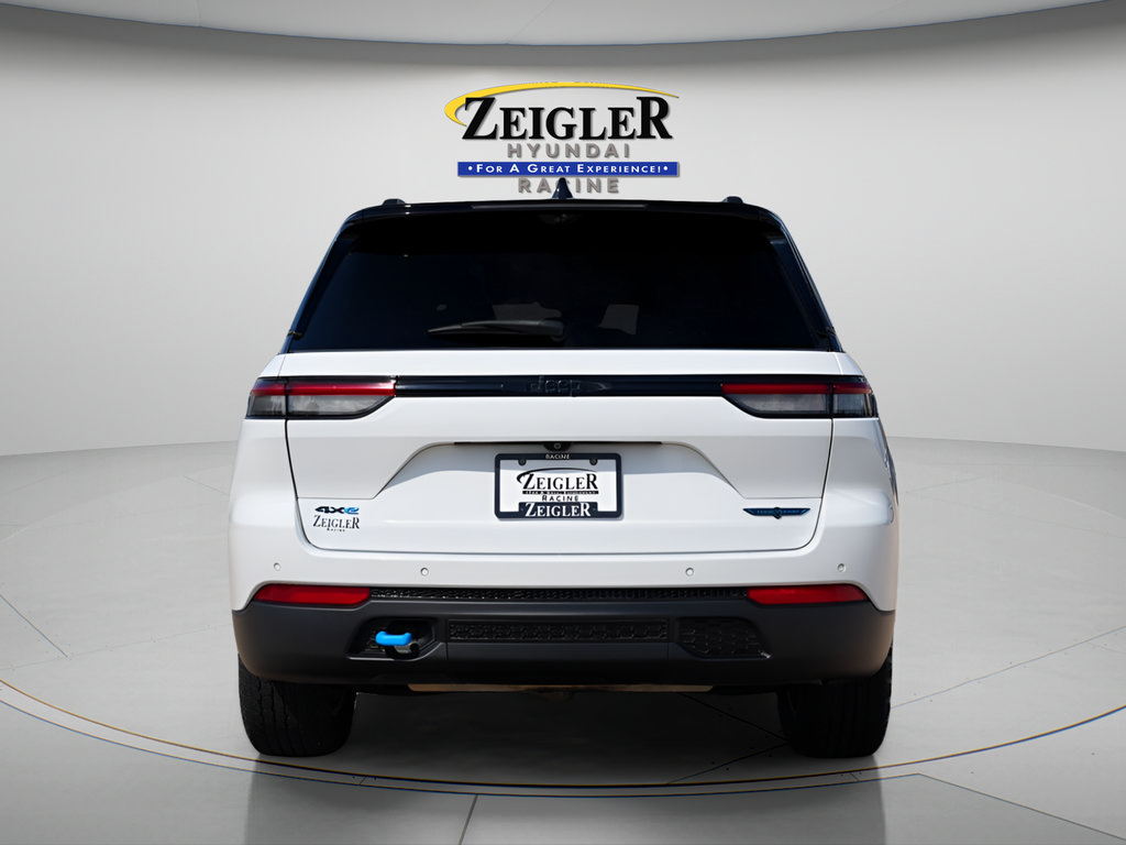 Used 2022 Jeep Grand Cherokee Trailhawk w/ Advanced Protech Group II AWD/4WD image 6