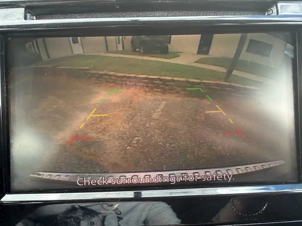 Used 2018 Nissan Rogue S AWD/4WD image 14