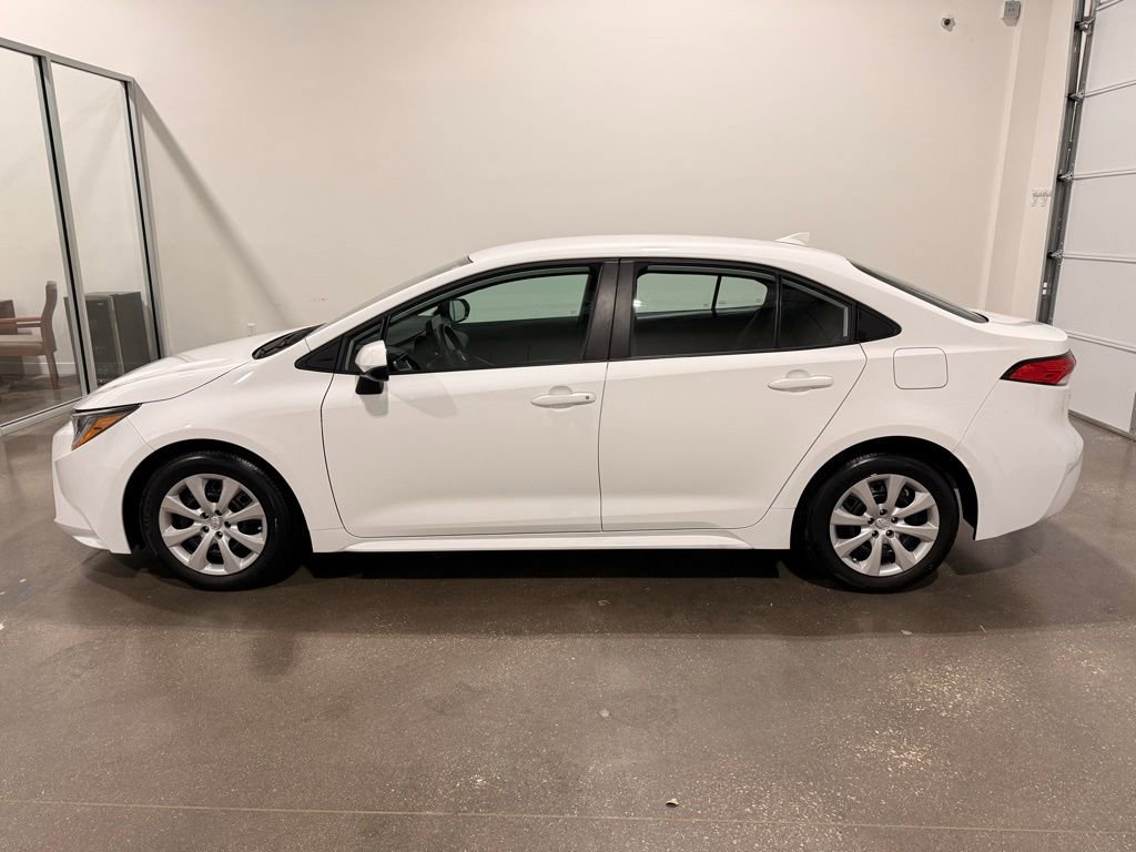 Used 2024 Toyota Corolla LE image 8