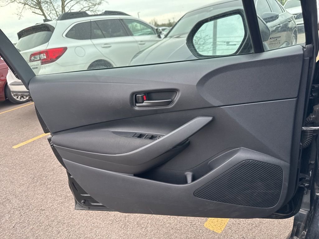 Used 2023 Toyota Corolla LE image 9