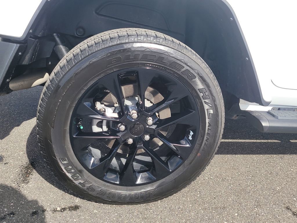 Used 2021 Jeep Wrangler Unlimited Sahara w/ Cold Weather Group image 5