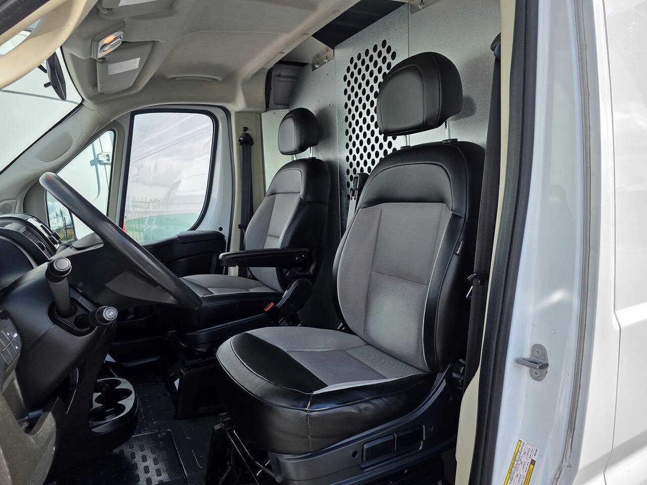 Used 2021 RAM ProMaster 2500 FWD image 11