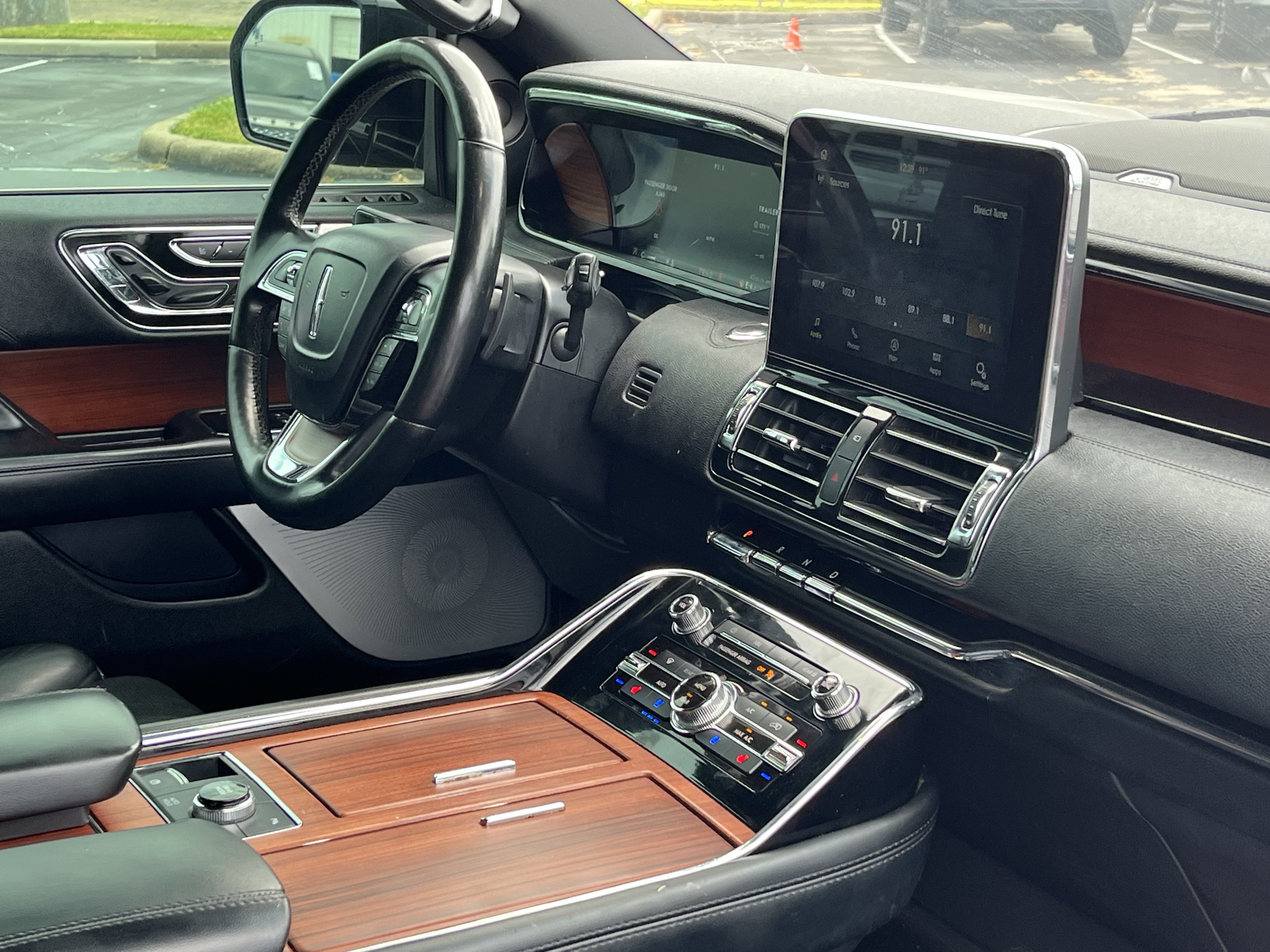 Used 2020 Lincoln Navigator Reserve w/ Equipment Group 208A Reserve RWD image 17
