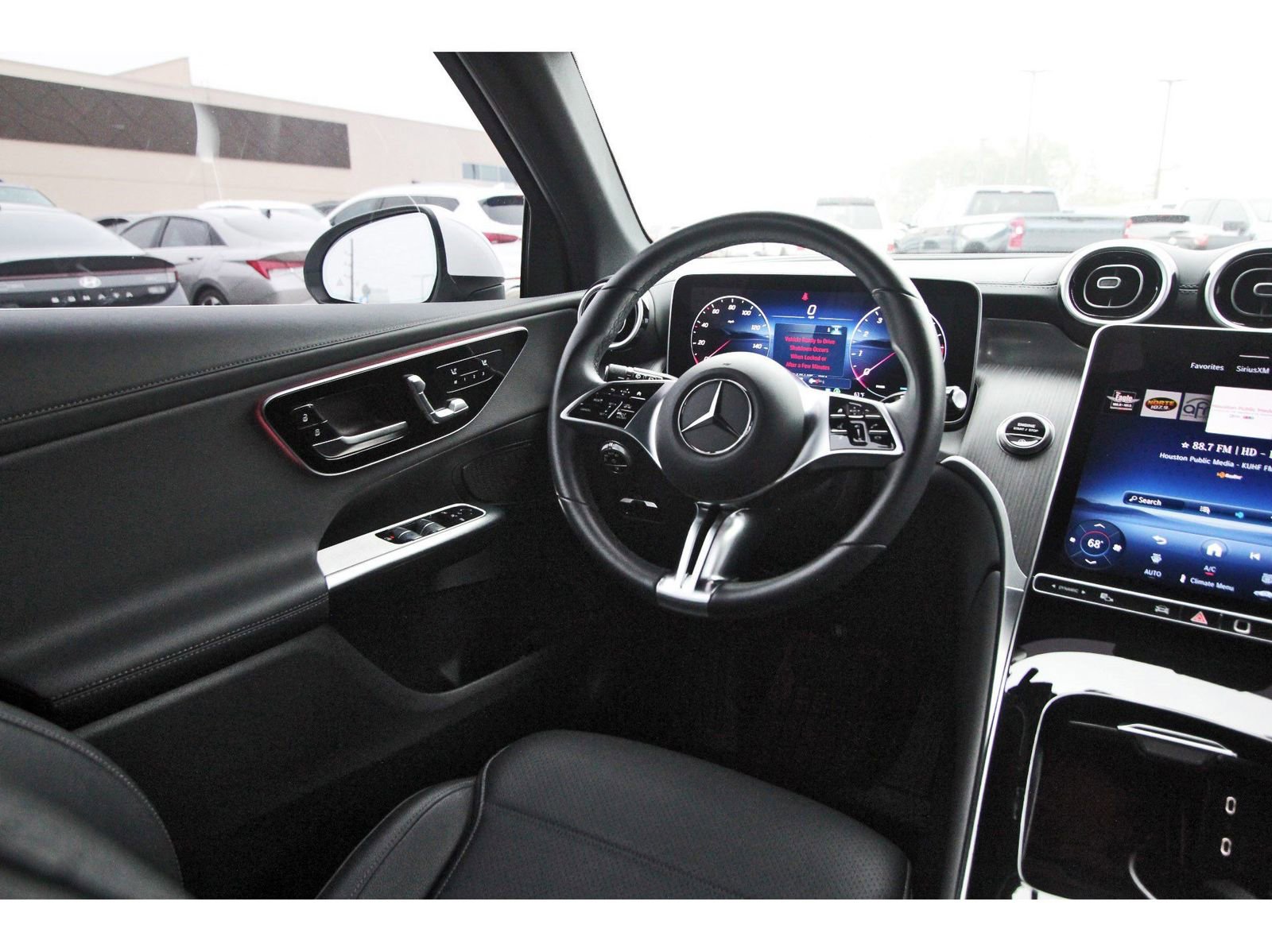 Used 2025 Mercedes-Benz GLC 300 image 12