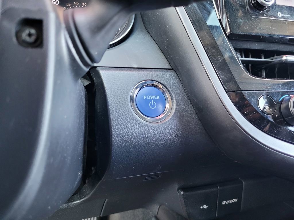 Used 2023 Toyota Camry SE image 18