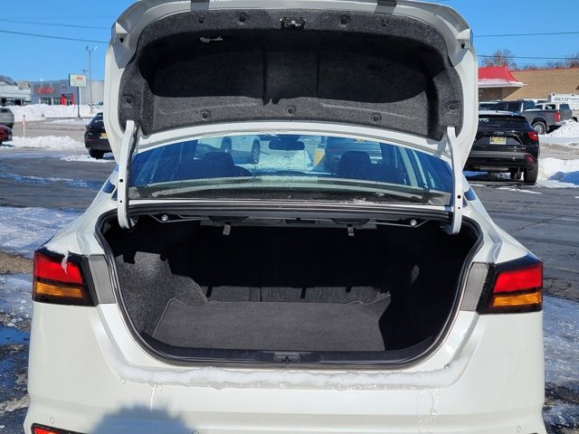 Used 2024 Nissan Altima 2.5 SV image 15